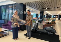 Pemenang Grand Prize Bu iin dari Innside Yogyakarta