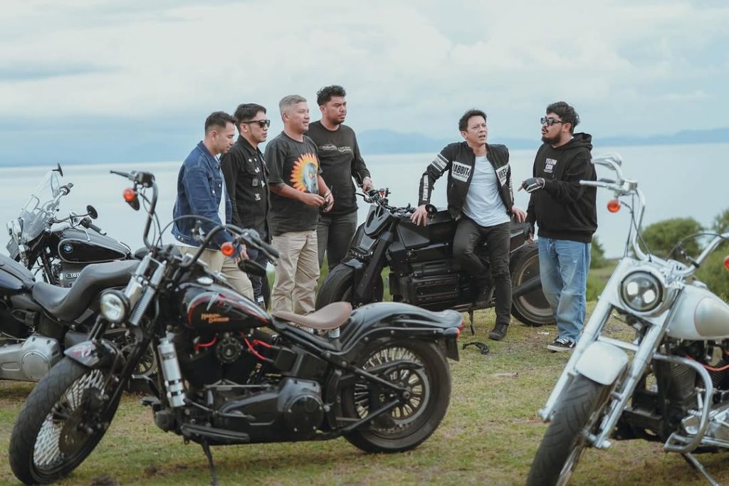 Potret Touring Seru The Dudas Minus One: Raffi Ahmad, Ariel NOAH, Gading, Desta, Rispo dan Rigen Jelajah Eksotisme Bima, NTB