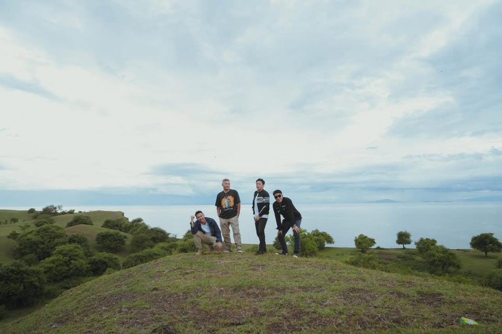 Potret Touring Seru The Dudas Minus One: Raffi Ahmad, Ariel NOAH, Gading, Desta, Rispo dan Rigen Jelajah Eksotisme Bima, NTB