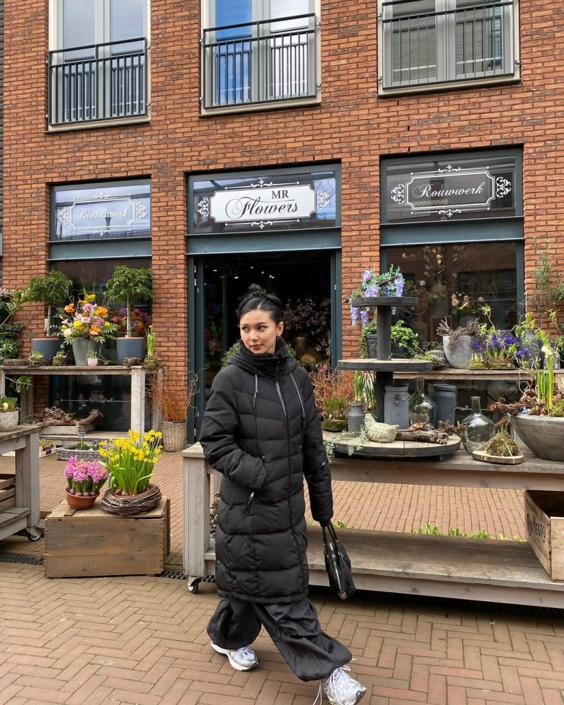 Menawan! Ini 9 Potret Liburan Shakira Jasmine di Belanda Bikin Terpukau 2 9 Potret Shakira Jasmine Liburan di Belanda2025-06-22 at 2.53.33 AM 5