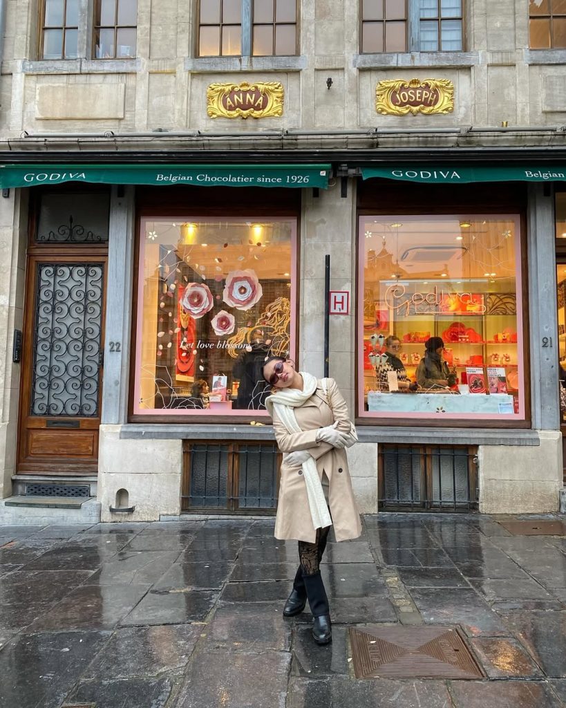 Menawan! Ini 9 Potret Liburan Shakira Jasmine di Belanda Bikin Terpukau 7 9 Potret Shakira Jasmine Liburan di Belanda2025-06-22 at 2.53.33 AM 8