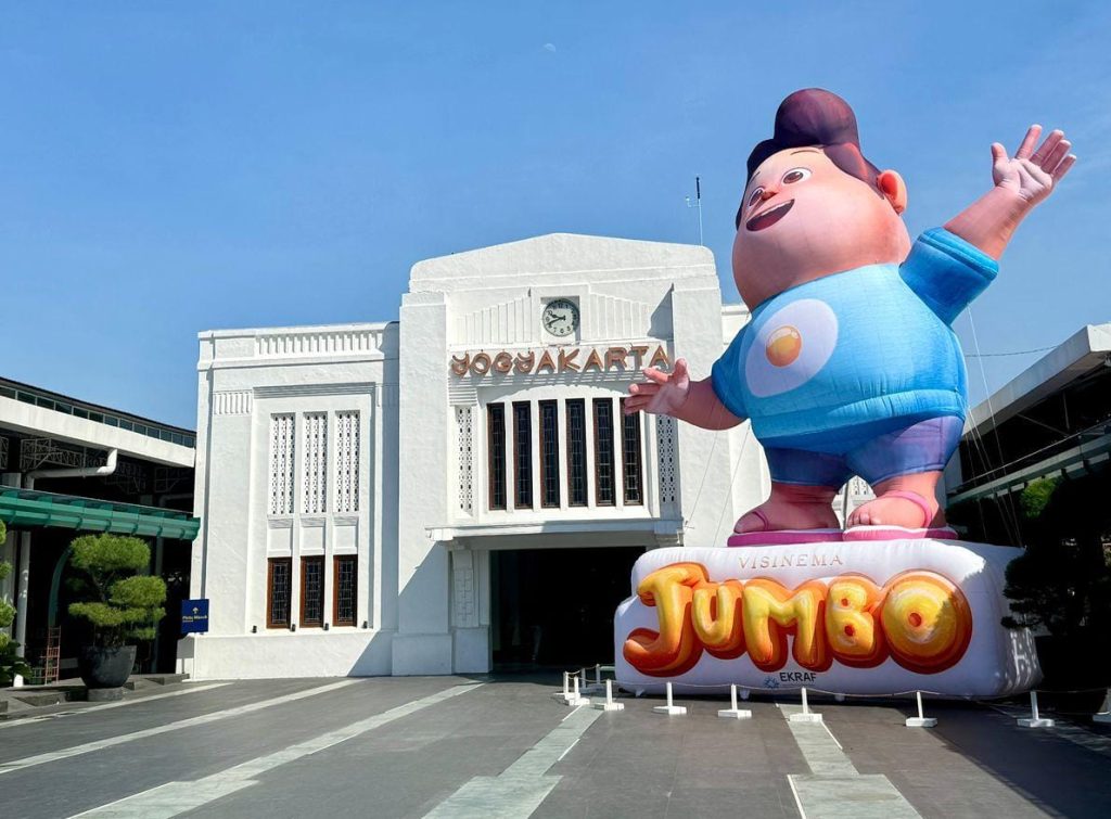 Ada Balon Raksasa Jumbo Dolan Neng Jogja Hiasi Stasiun Yogyakarta