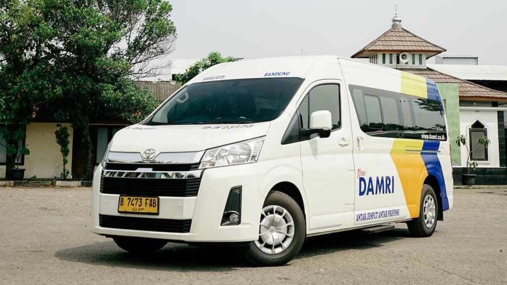 Harga Tiket dan Jadwal DAMRI Bogor Halim via Stasiun KCIC Halim 2025, Alternatif Paling Worth It untuk Rute Bogor–Halim!