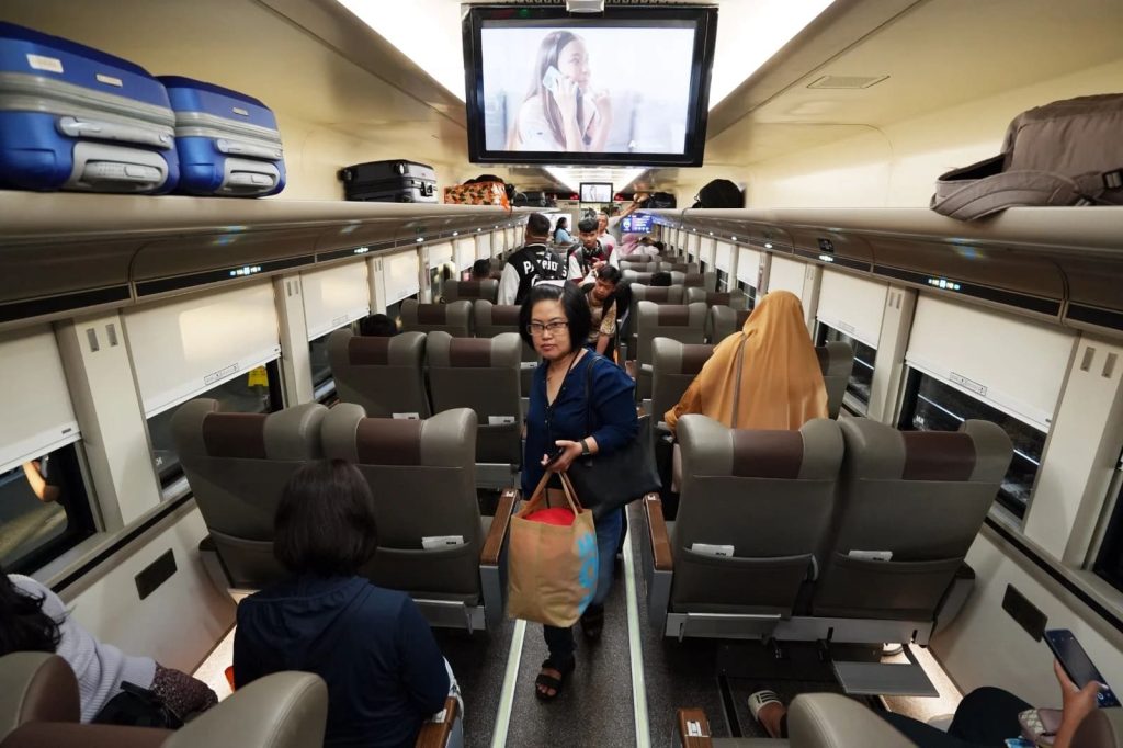 Jadwal KA Argo Muria dan Argo Sindoro (PP Jakarta–Semarang) Pakai KA Eksekutif Stainless Steel New Generation