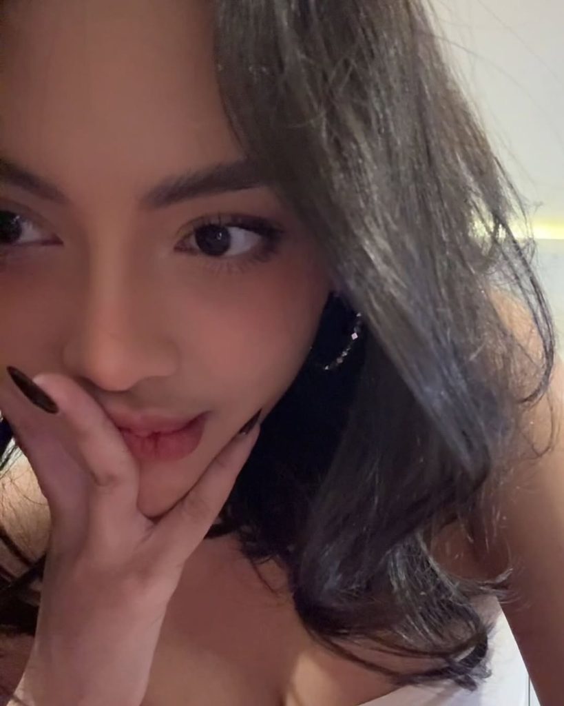 Profil dan Biodata Erika Carlina Lengkap, Mantan Pacar, Foto, dan Perjalanan Kariernya 4 Foto Erika Carlina 3