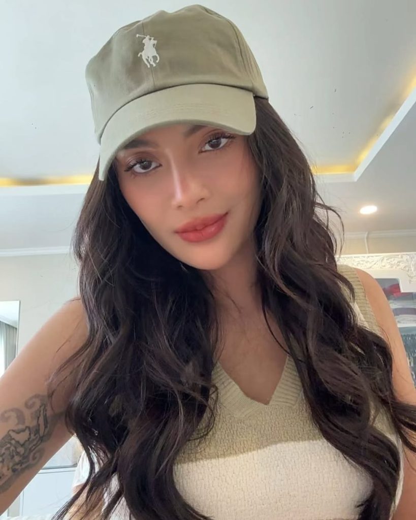 Profil dan Biodata Erika Carlina Lengkap, Mantan Pacar, Foto, dan Perjalanan Kariernya 8 Foto Erika Carlina 7