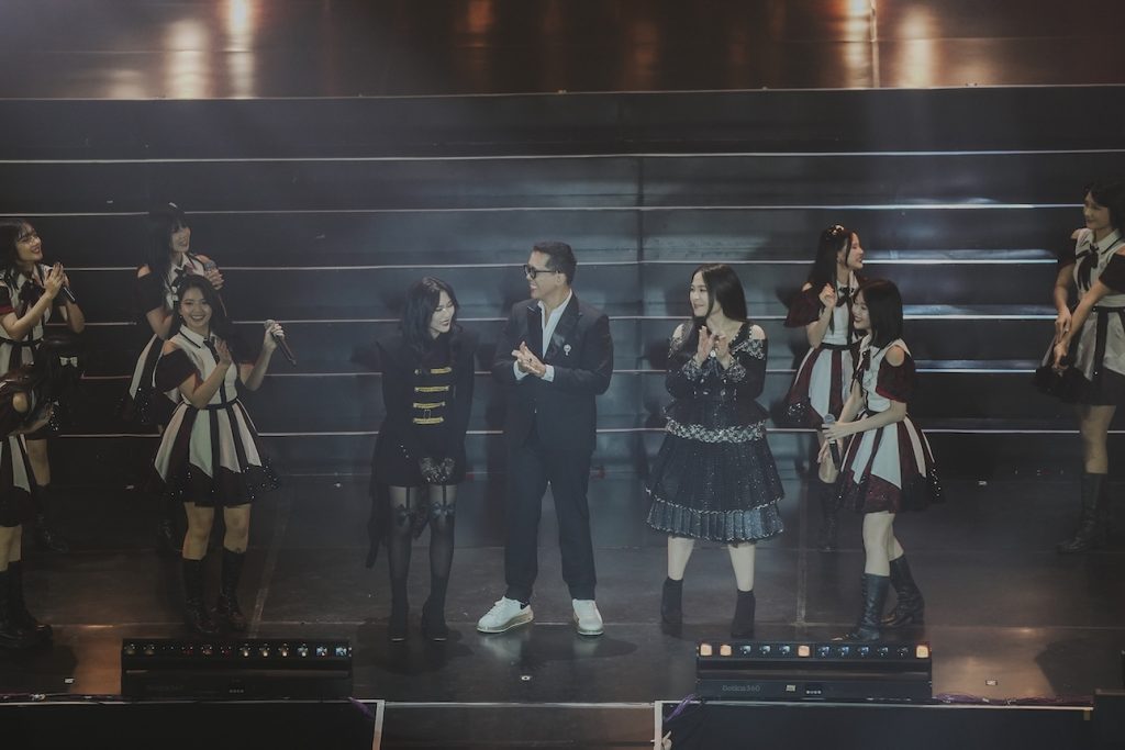 Jakarta Jadi Saksi Euforia JKT48 di Konser Spesial ‘FULL HOUSE’ 1 Jakarta Jadi Saksi Euforia JKT48 di Konser Spesial ‘FULL HOUSE’