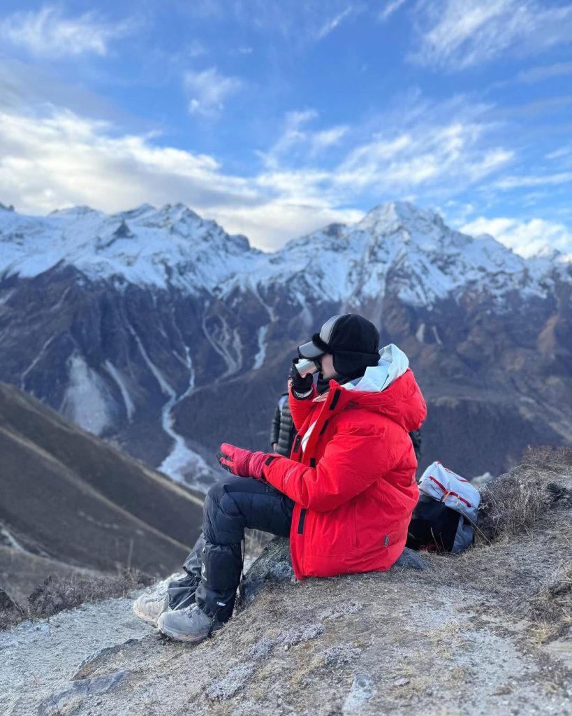 Potret Kwon Eunbi Mendaki Himalaya: Ekspresi Haru, Lelah, dan Tekad Tak Tergoyahkan!