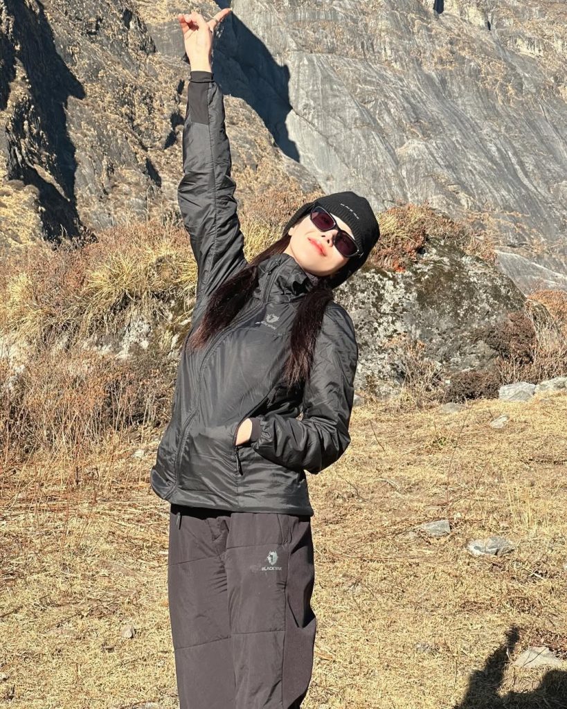 Potret Kwon Eunbi Mendaki Himalaya: Ekspresi Haru, Lelah, dan Tekad Tak Tergoyahkan!