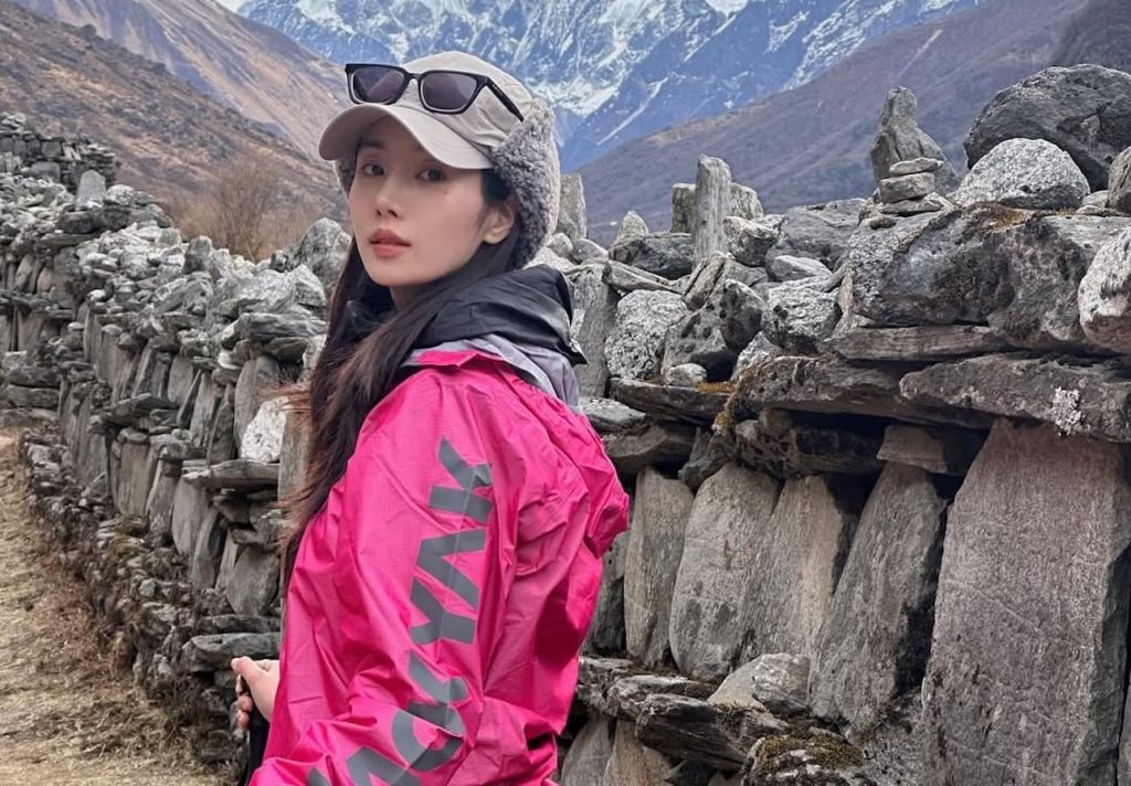 Kwon Eunbi Ungkap Pengalaman Mendaki Himalaya: “Rasanya Seperti Nyawa Terbang!” 1 Kwon Eunbi Ungkap Pengalaman Mendaki Himalaya: “Rasanya Seperti Nyawa Terbang!”