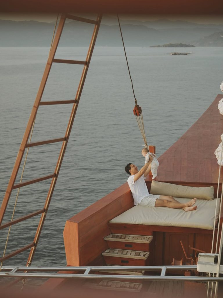 Potret Liburan Seru Nikita Willy di Labuan Bajo