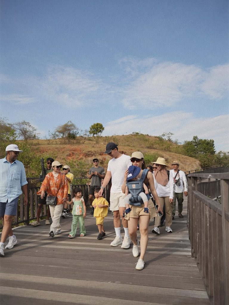 Potret Liburan Seru Nikita Willy di Labuan Bajo