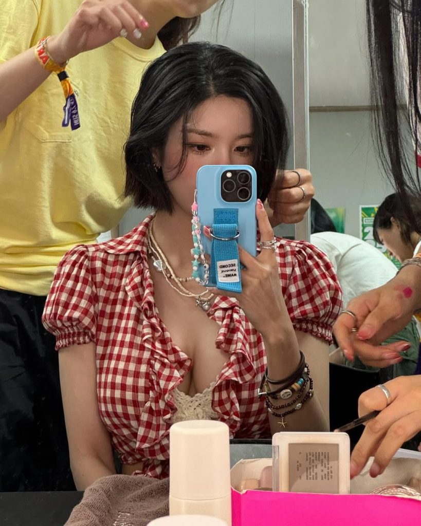 Potret Penampilan Kwon Eunbi di Waterbomb Seoul 2025, image by IG: silver_rain.__