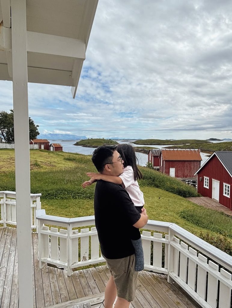 10 Potret Seru Liburan Alice Norin Bareng Keluarga di Norwegia, Pulang Kampung Sekaligus Temui Sang Ayah 7 Potret Seru Liburan Alice Norin Bareng Keluarga di Norwegia