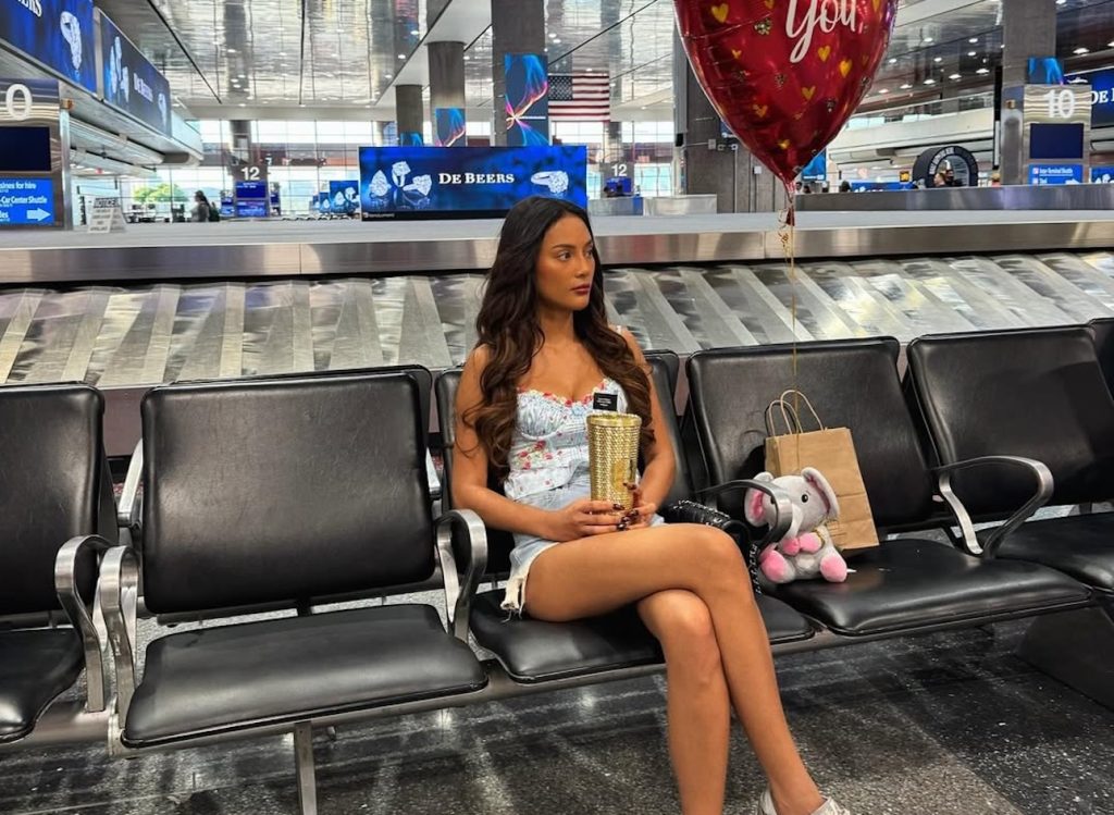 Profil dan Biodata Erika Carlina Lengkap, Mantan Pacar, Foto, dan Perjalanan Kariernya 1 Profil dan Biodata Erika Carlina Lengkap, Mantan Pacar, Foto, dan Perjalanan Kariernya