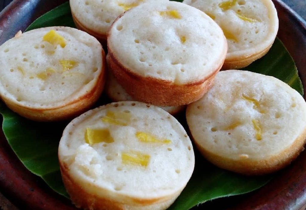 Resep Apem Panggang Tanpa Tape, Enak, Empuk dan Praktis! 1 Resep apem panggang tanpa tape yang empuk dan legit ini cocok untuk camilan keluarga. Simpel, enak, dan bisa dibuat siapa saja!