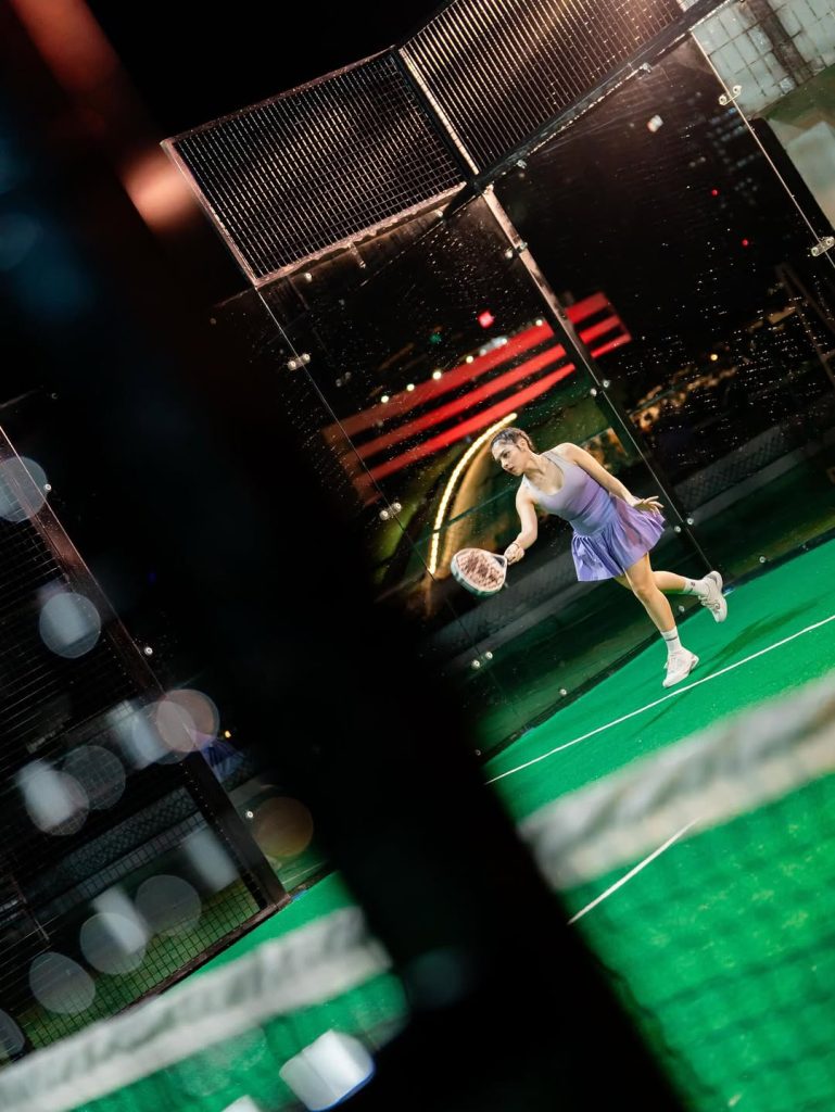 11 Potret Davina Karamoy Tampil Kece Saat Main Padel dengan Outfit Ungu, image by IG: davinaakaramoy