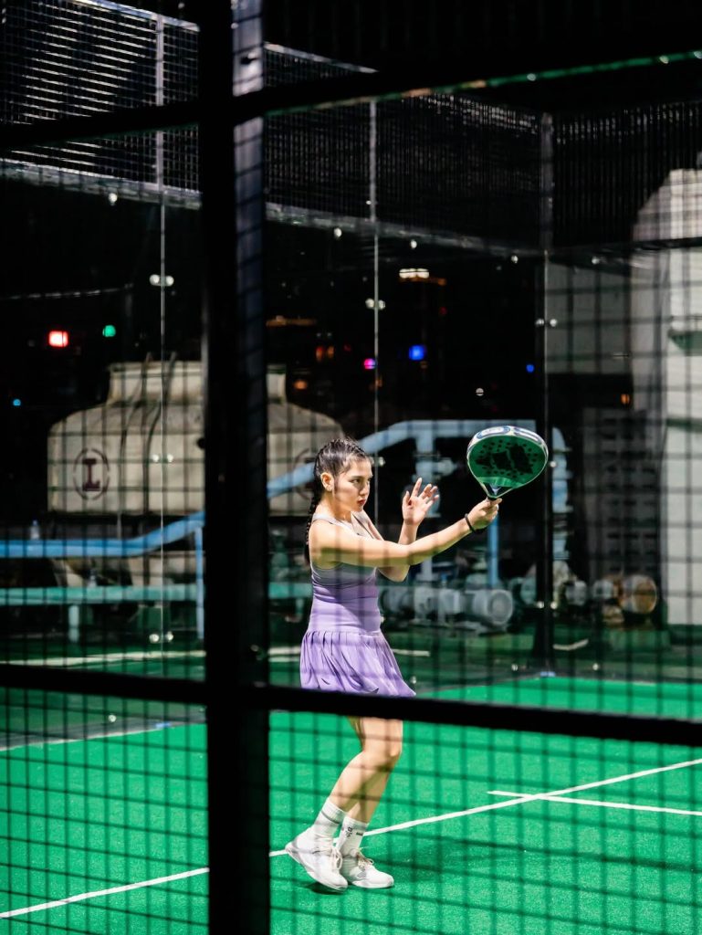 11 Potret Davina Karamoy Tampil Kece Saat Main Padel dengan Outfit Ungu, image by IG: davinaakaramoy