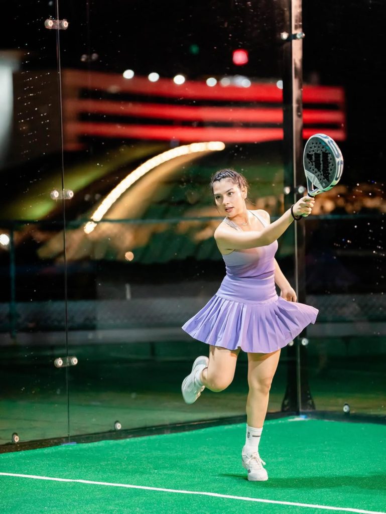 11 Potret Davina Karamoy Tampil Kece Saat Main Padel dengan Outfit Ungu, image by IG: davinaakaramoy