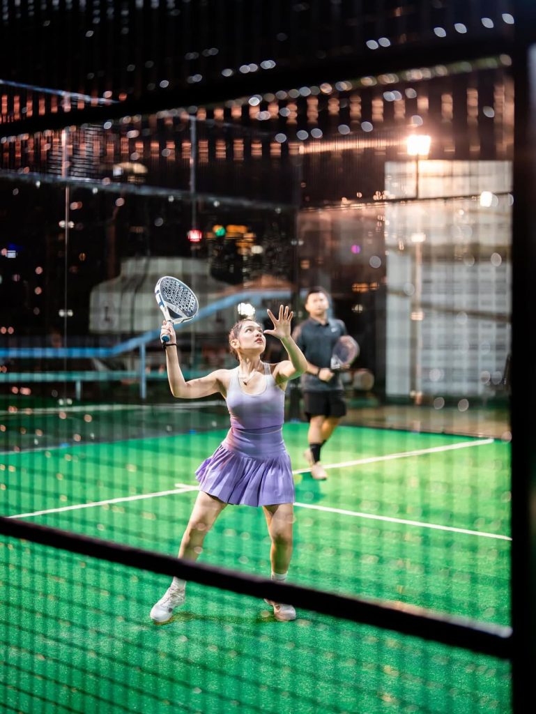 11 Potret Davina Karamoy Tampil Kece Saat Main Padel dengan Outfit Ungu, image by IG: davinaakaramoy