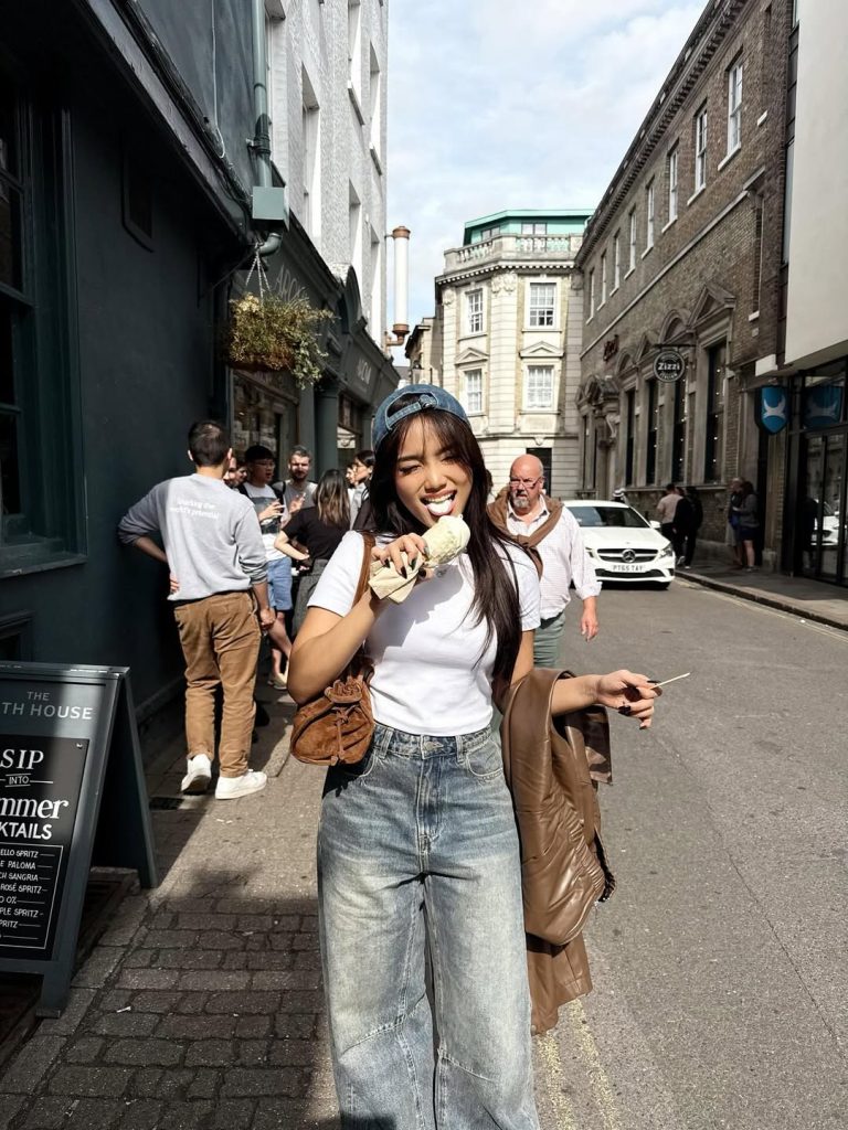 Potret Fuji Liburan ke London