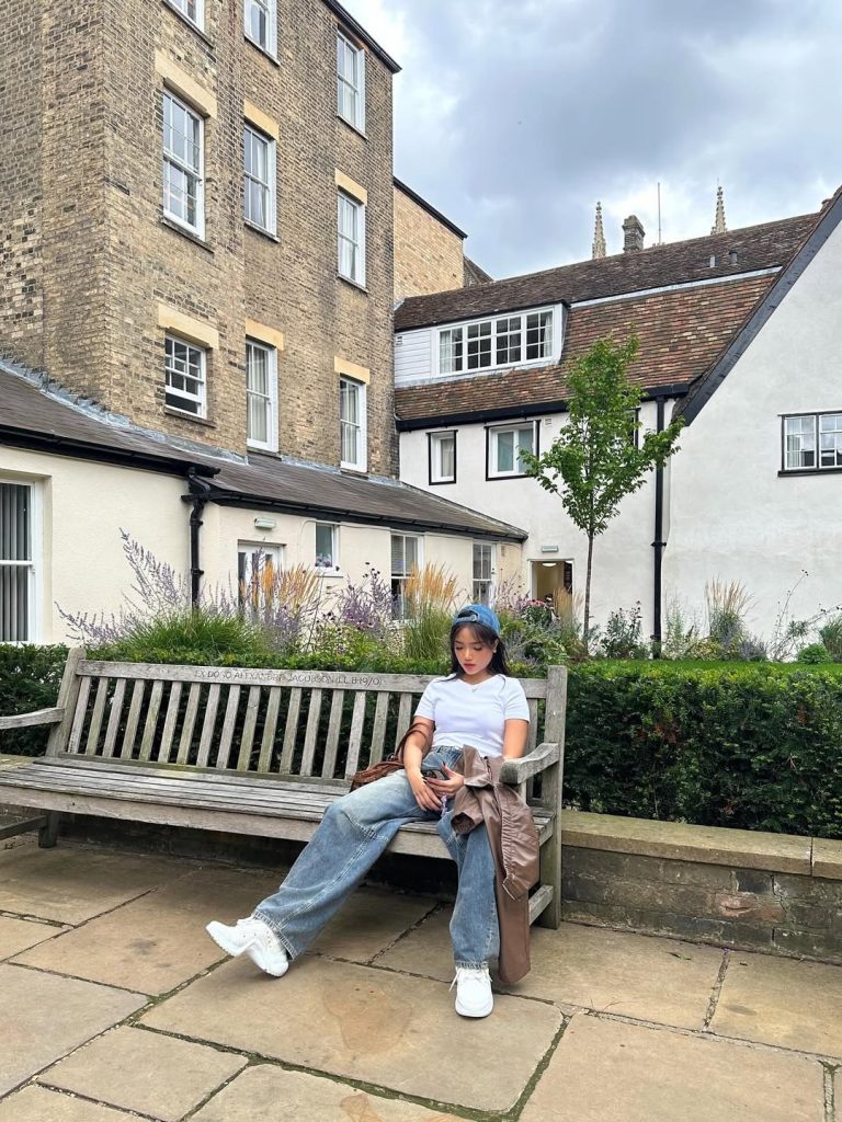 Potret Fuji Liburan ke London