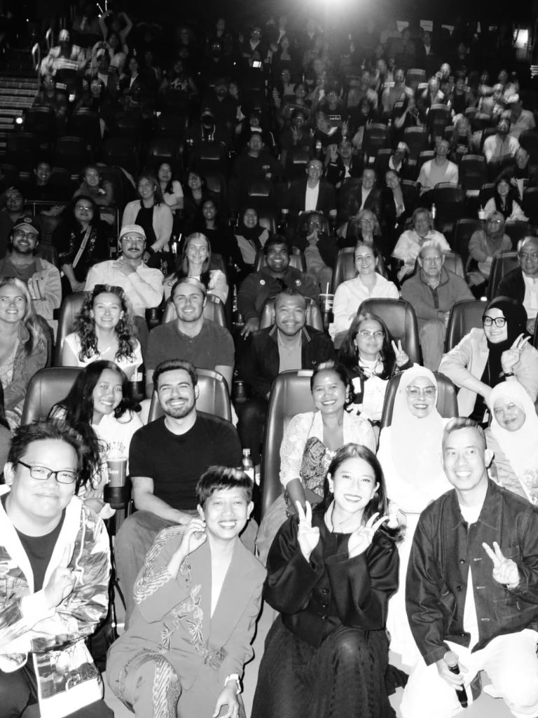 Pesona Dian Sastro Pakai Pin One Piece di TIFF 2025 Bikin Publik Heboh