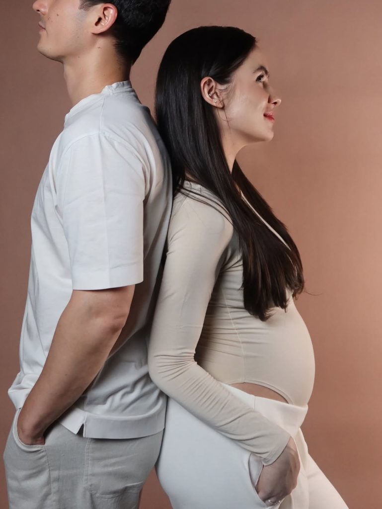 6 Potret Bahagia Steffi Zamora dan Nino Fernandez Umumkan Kehamilan