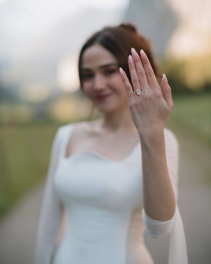 10 Potret El Rumi Lamar Syifa Hadju di Lembah Paling Indah Dunia, Lauterbrunnen Swiss image by IG: elelrumi
