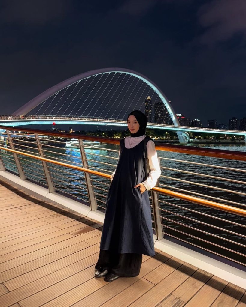 8 Potret Romantisnya Jule atau Julia Prastini dengan Sang Suami Saat Liburan di Guangzhou, China! 3 8 Potret Romantisnya Jule atau Julia Prastini dengan Sang Suami Saat Liburan di Guangzhou, China!