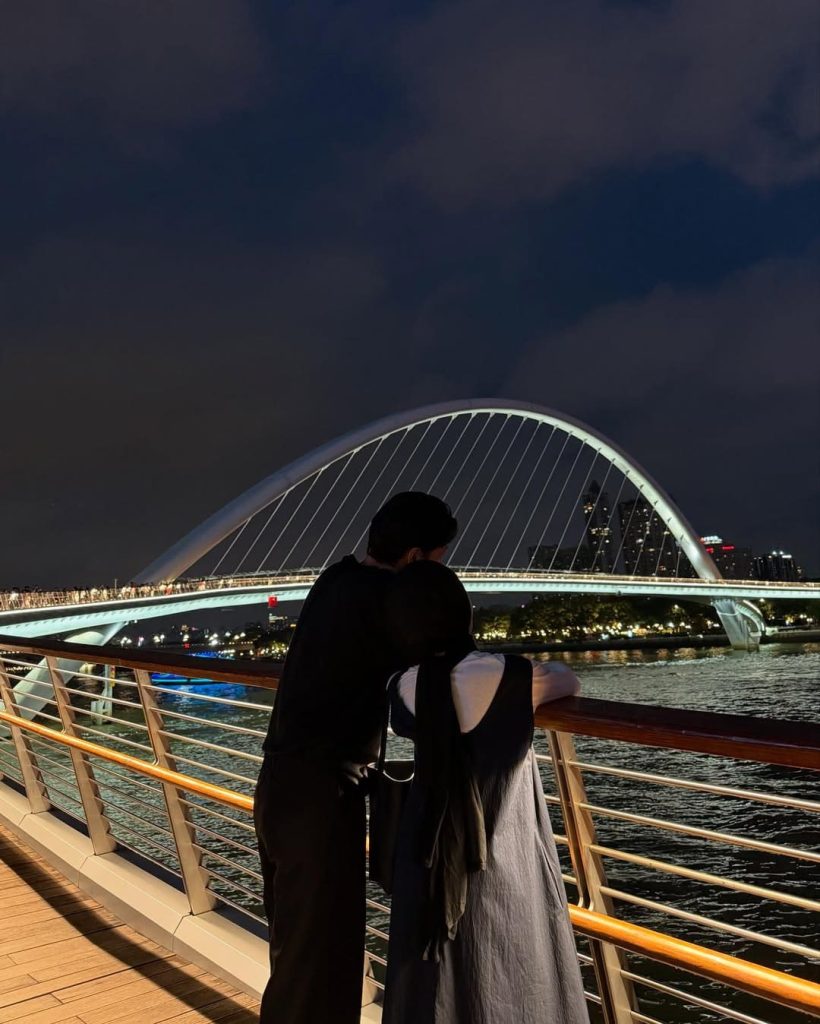 8 Potret Romantisnya Jule atau Julia Prastini dengan Sang Suami Saat Liburan di Guangzhou, China! 1 8 Potret Romantisnya Jule atau Julia Prastini dengan Sang Suami Saat Liburan di Guangzhou, China!