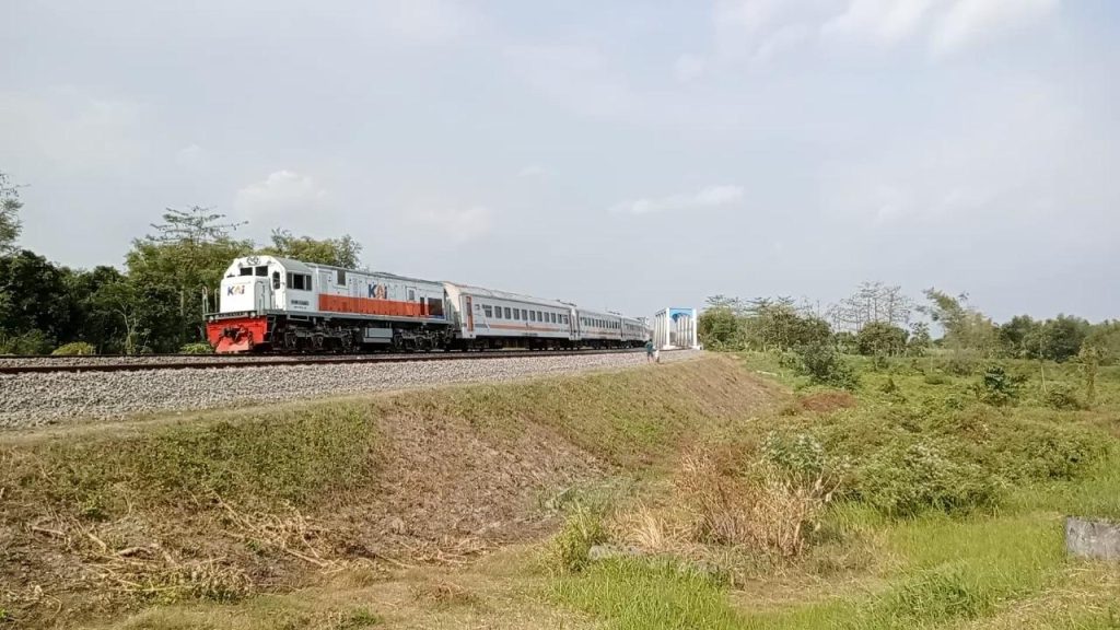 KA Singasari: Menyatukan Kota, Budaya, dan Ekonomi Lewat Rel dari Jakarta ke Blitar