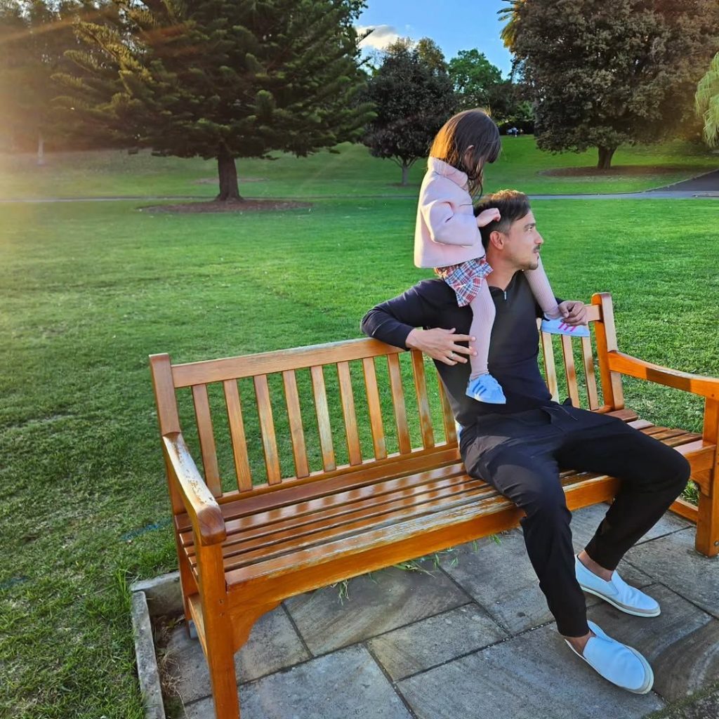 Potret Serunya Raisa, Hamish Daud, dan Sang Anak Liburan Bareng di Sydney, image by IG: hamishdw