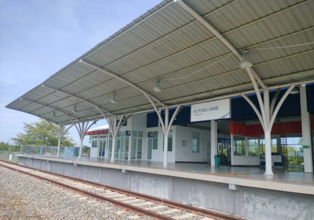 Stasiun Kutablang kini menyandang predikat sebagai stasiun aktif paling barat di Indonesia. 