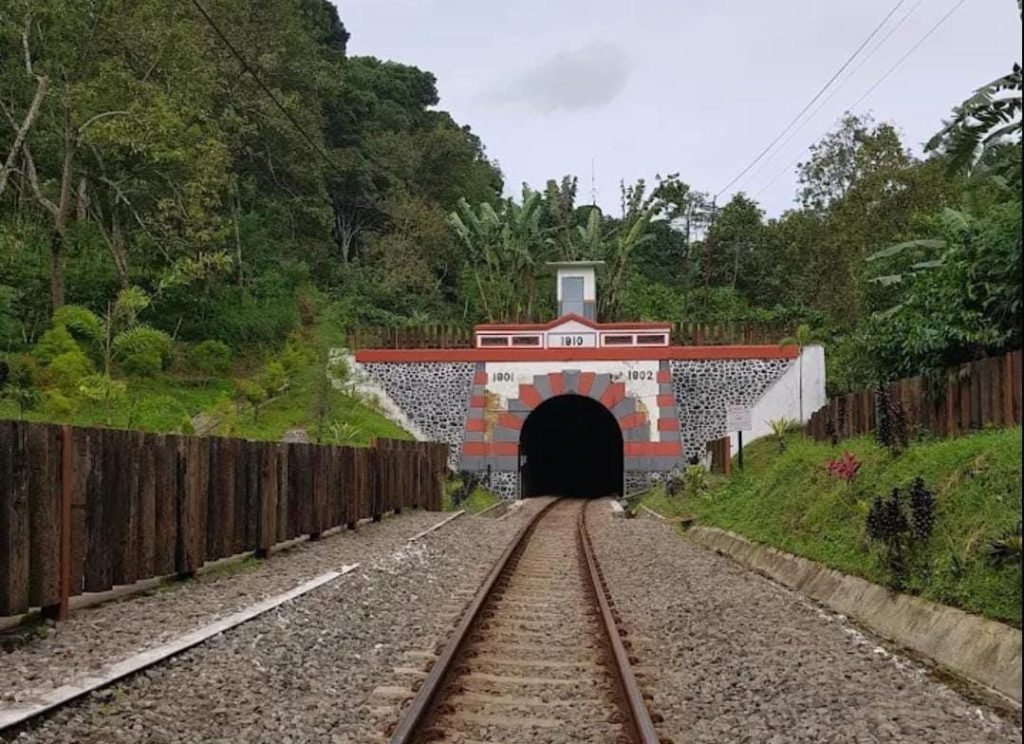 Terowongan Mrawan sepanjang 690 meter