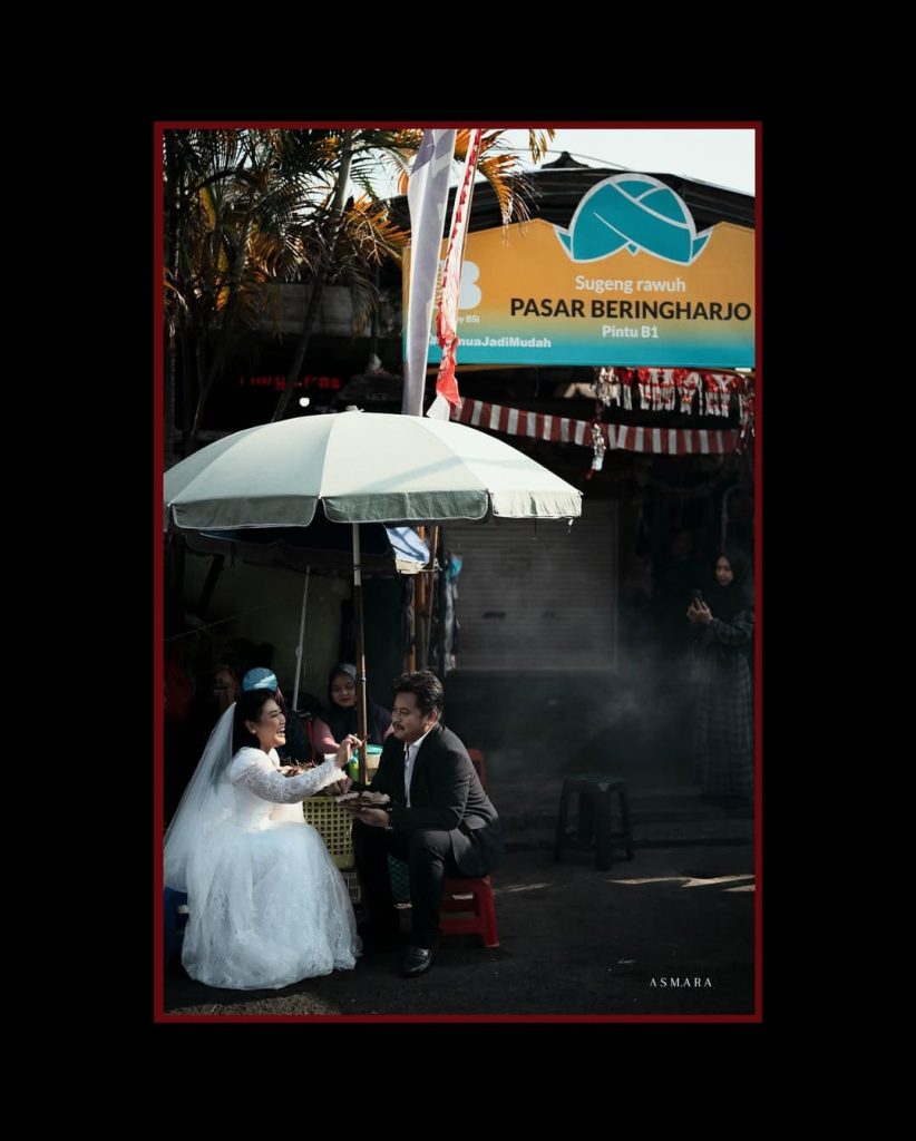 10 Potret Prewedding Boiyen dan Rully di Yogyakarta: Konsep Sederhana, Foto Mesra, dan Makan Sate Pinggir Jalan!