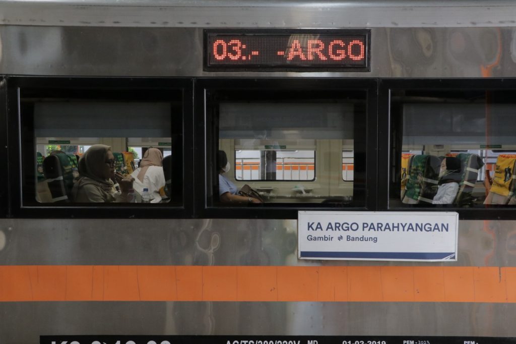 Pemandangan Kelas Premium! KA Parahyangan Catat Lonjakan Penumpang Sepanjang 2025 1 Pemandangan Kelas Premium! KA Parahyangan Catat Lonjakan Penumpang Sepanjang 2025