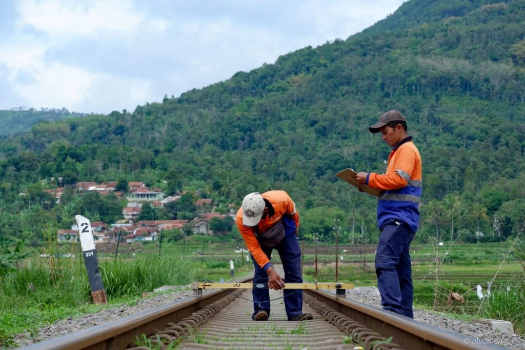 Petugas Kereta Api Indonesia