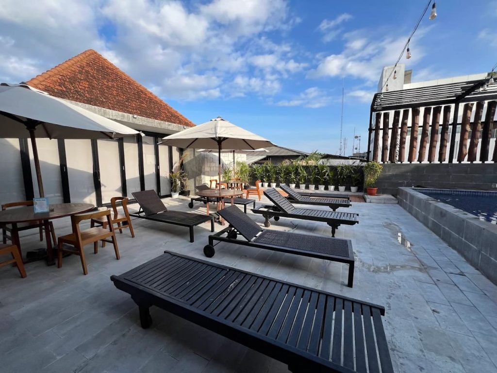 Kolam Renang Aveta Hotel Malioboro