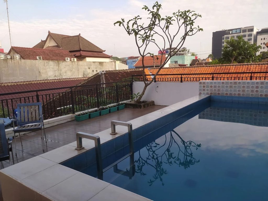 Kolam Renang Summer Quest Hotel