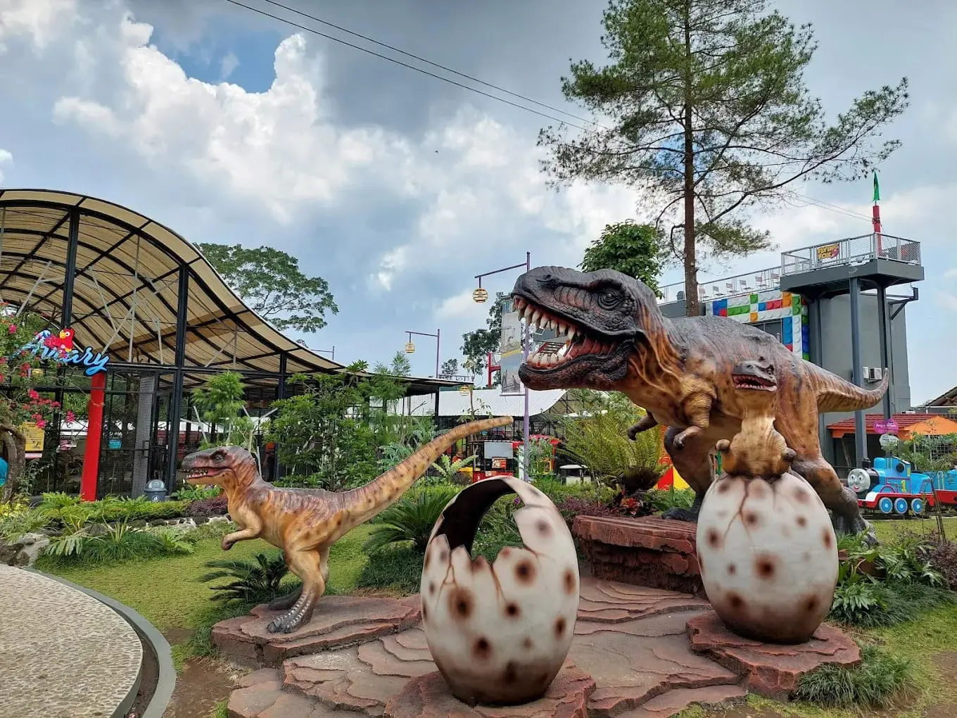 Suraloka Zoo Kaliurang Yogyakarta- Harga Tiket Masuk, Wahana Anak, dan Foto