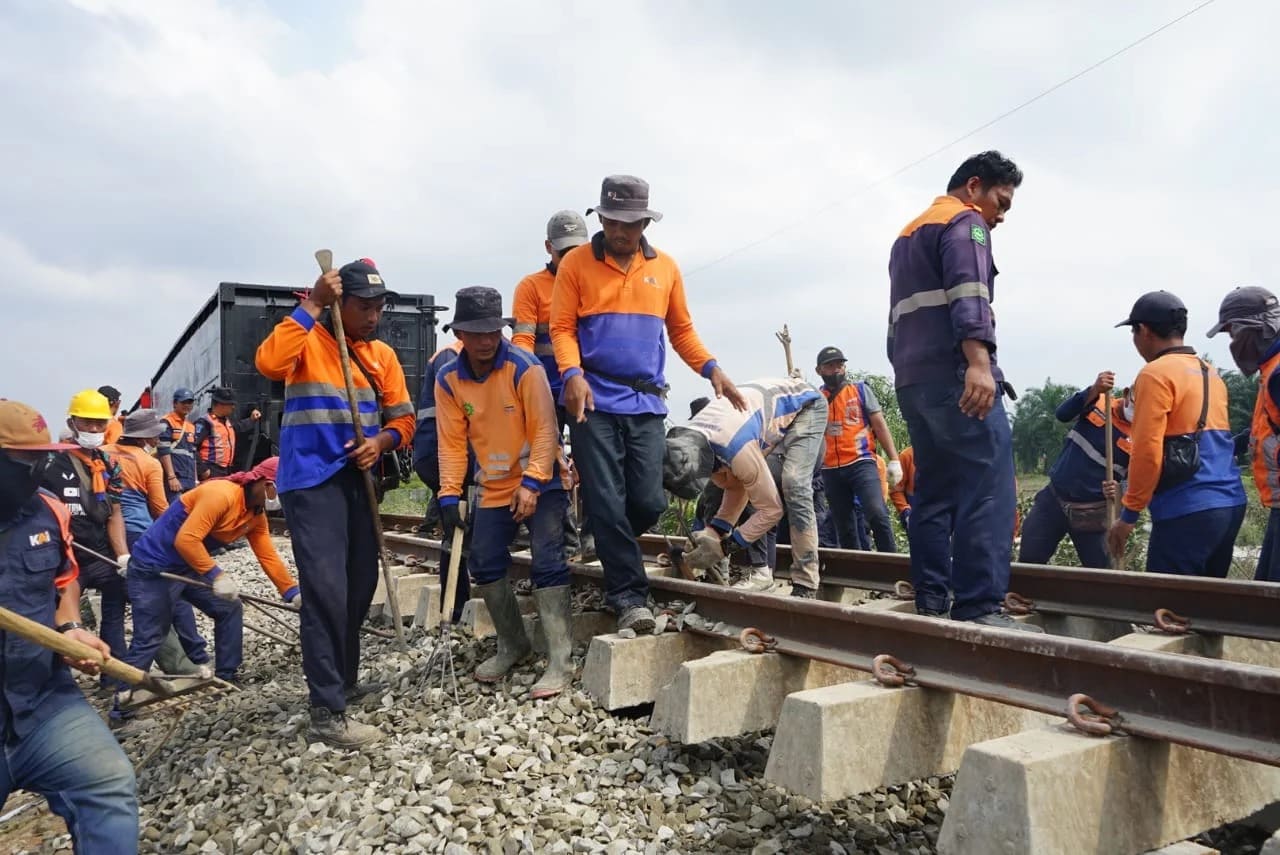Update Terbaru! Jalur Kereta di Sumbar, Sumut, dan Aceh Mulai Pulih Usai Banjir