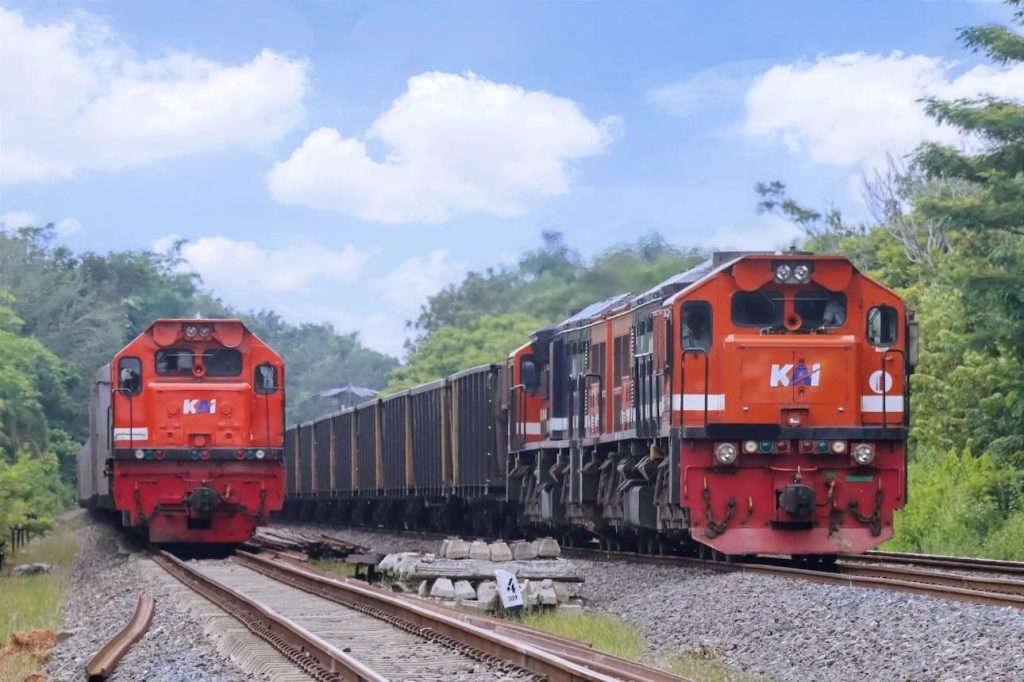 Bukan Cuma Angkut Penumpang, Ini Peran KAI Menjaga Listrik Selama Libur Nataru 1 Bukan Cuma Angkut Penumpang, Ini Peran KAI Menjaga Listrik Selama Libur Nataru