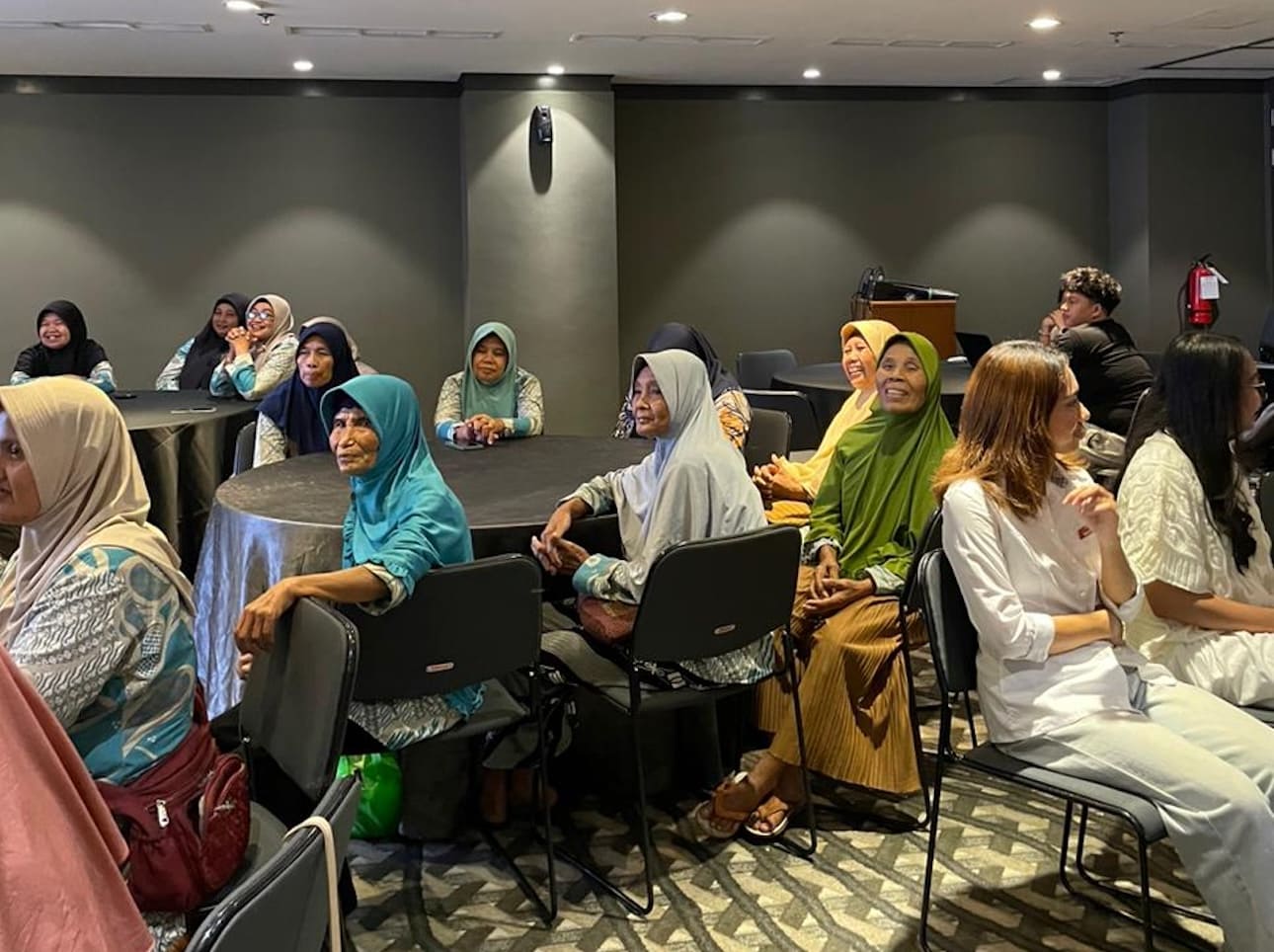 Buka Besama Buruh Gendong di Artotel Yogyakarta (1)