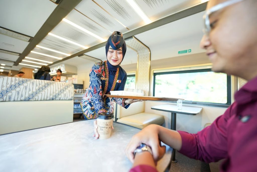 Perjalanan Saat Puasa Tetap Nyaman, Ini Menu Berbuka yang Tersedia di Kereta Api