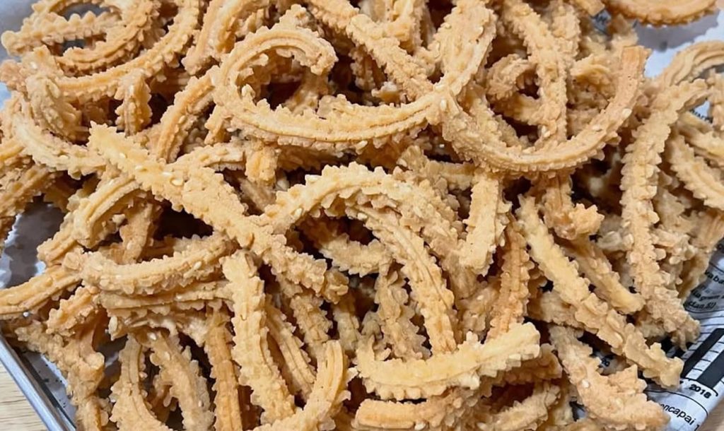 Resep Akar Kelapa 1 Kg Tepung Ketan Anti Gagal dan Renyah Tahan Lama