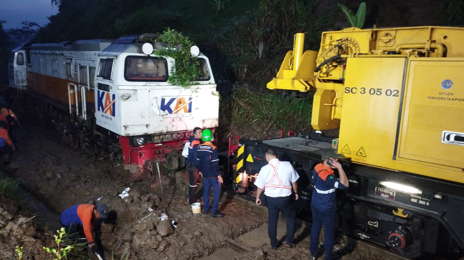 Sempat Lumpuh, Jalur Kereta Maswati–Sasaksaat Kini Sudah Kembali Normal