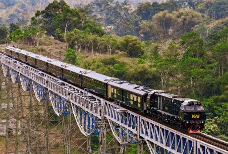 Nusantara Explorer Resmi Meluncur, Begini Fasilitas Kereta Wisata Premium Terbaru KAI
