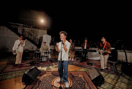Raim Laode Ukir Rekor Baru, iqro’ Jadi Album Paling Banyak Didengar di Spotify Indonesia 7 Raim Laode Ukir Rekor Baru, iqro’ Jadi Album Paling Banyak Didengar di Spotify Indonesia